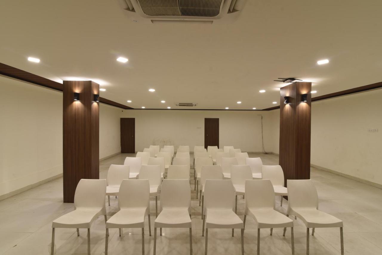Hotel Clove Bijāpur Extérieur photo