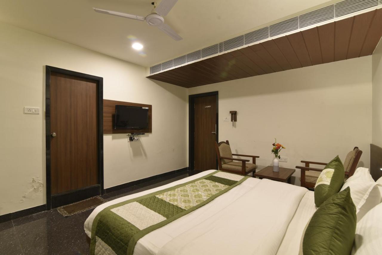 Hotel Clove Bijāpur Extérieur photo