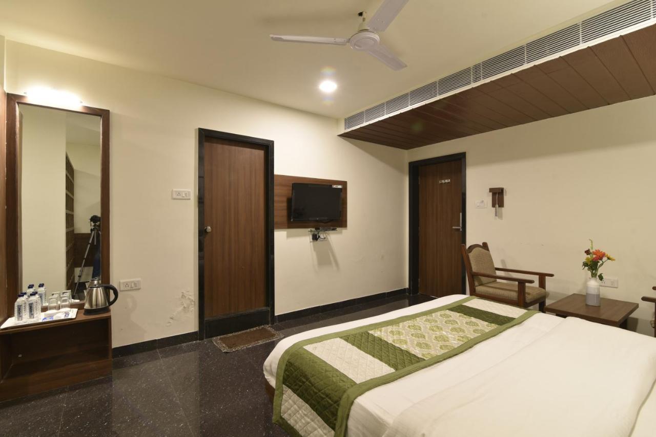 Hotel Clove Bijāpur Extérieur photo