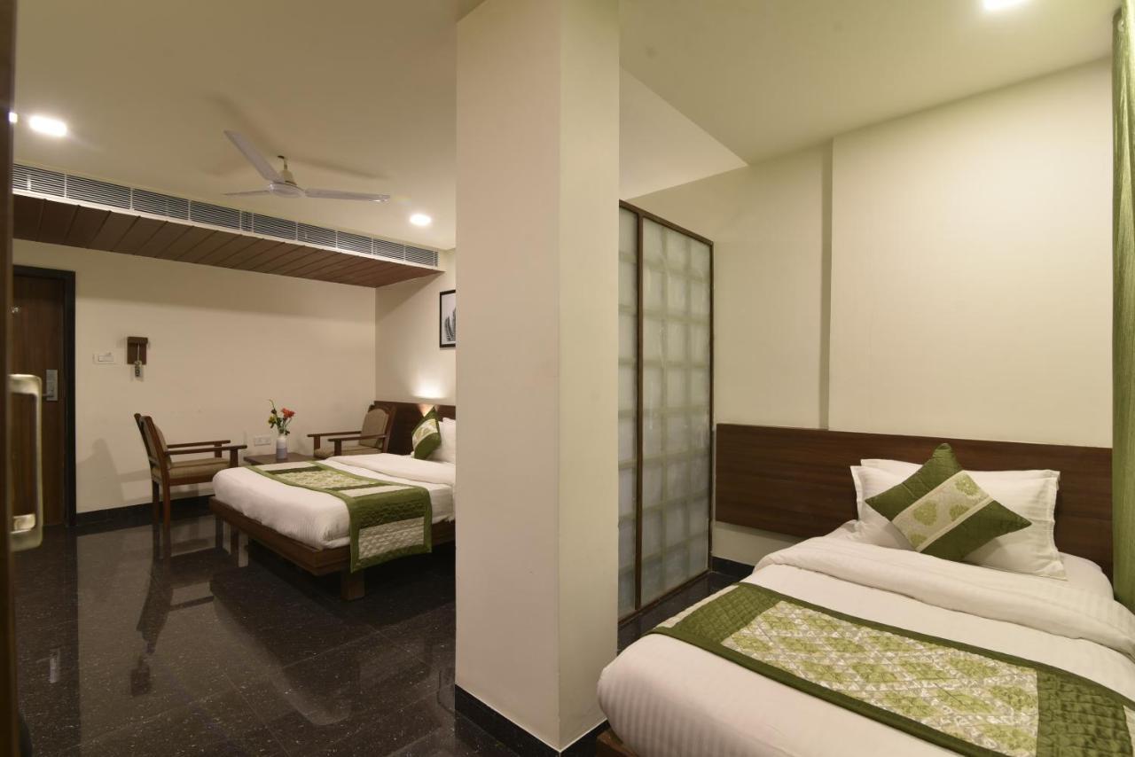 Hotel Clove Bijāpur Extérieur photo