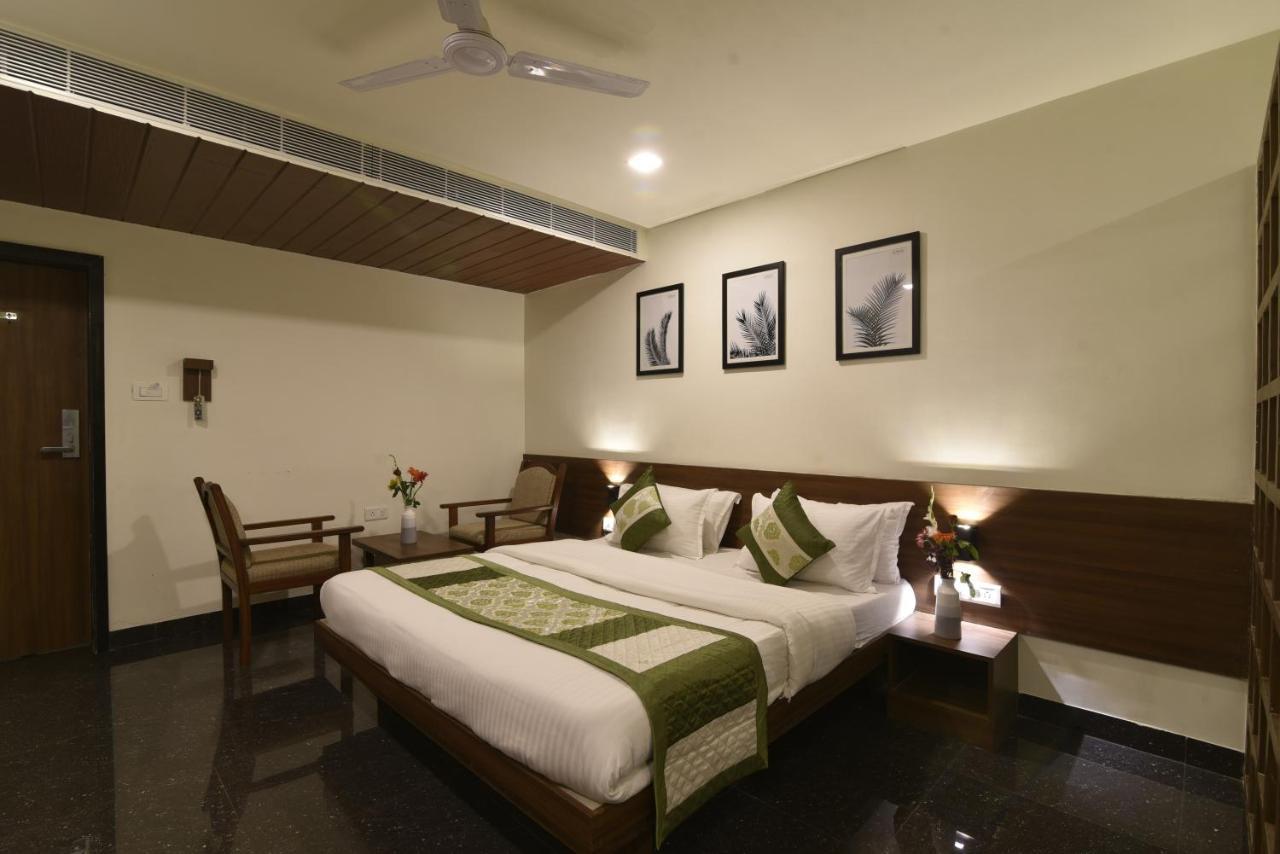 Hotel Clove Bijāpur Extérieur photo