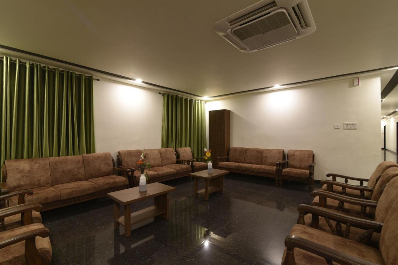 Hotel Clove Bijāpur Extérieur photo
